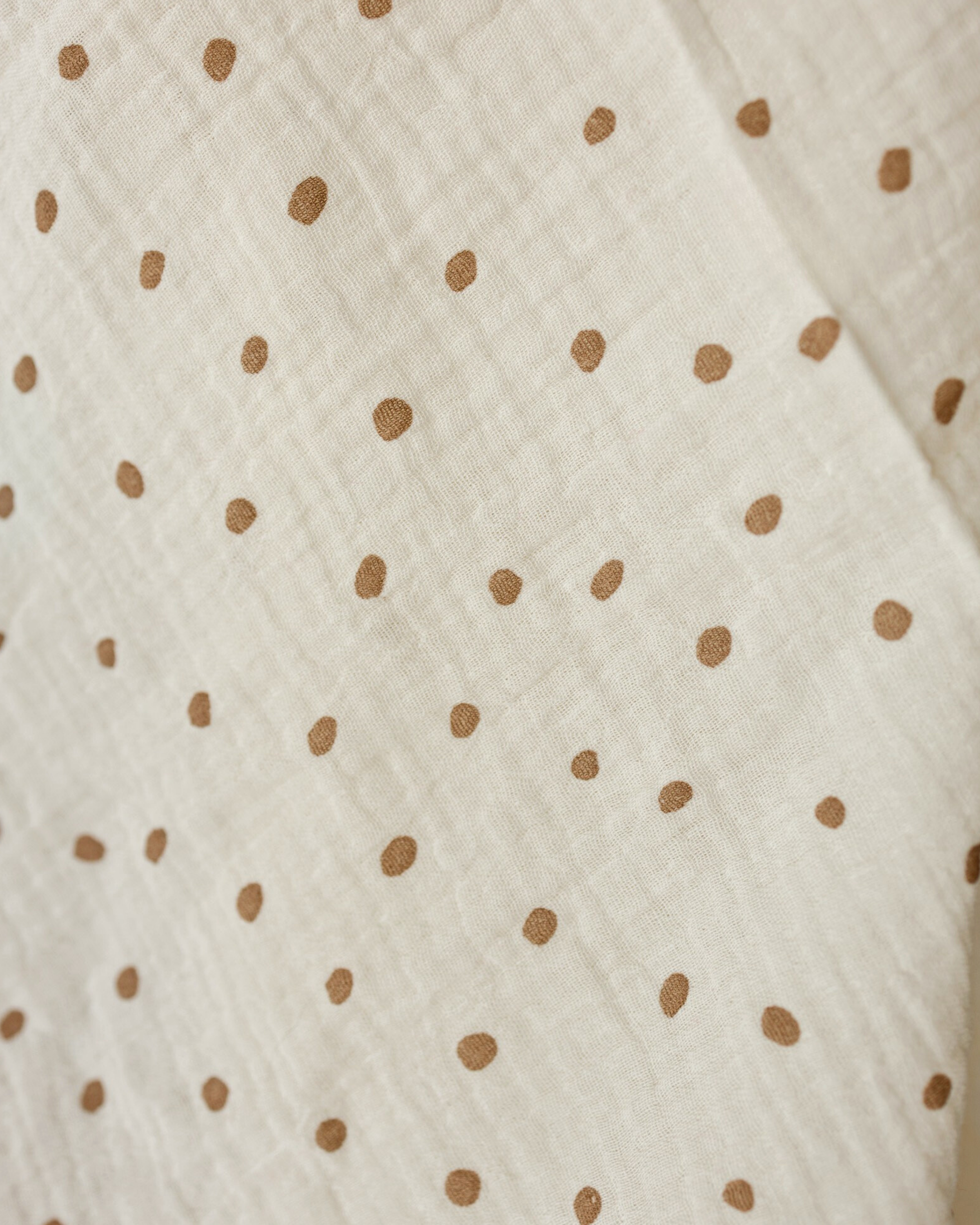 Double-Layer Cotton Muslin Swaddle Blanket – Tan Polka Dot