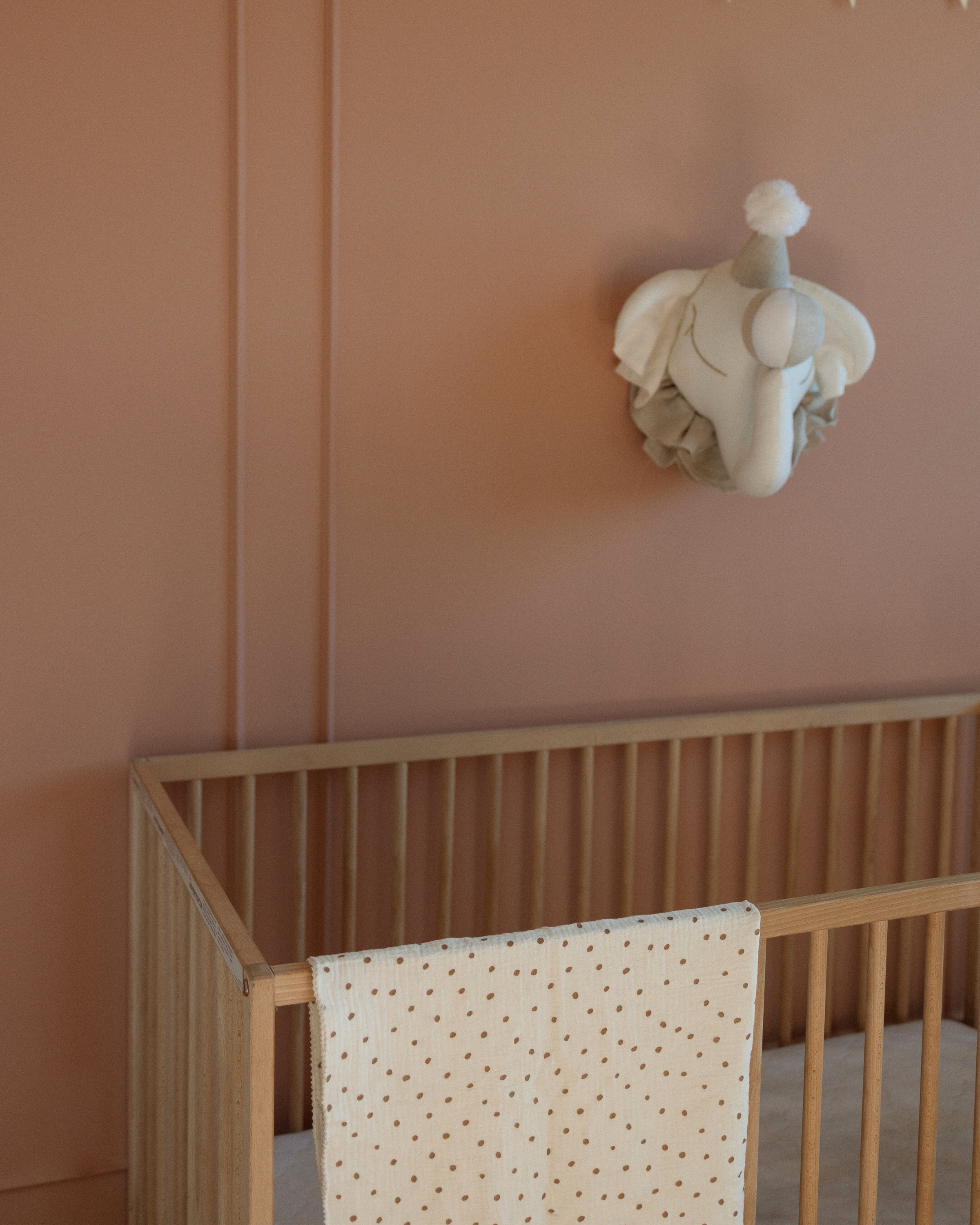 Double-Layer Cotton Muslin Swaddle Blanket – Tan Polka Dot